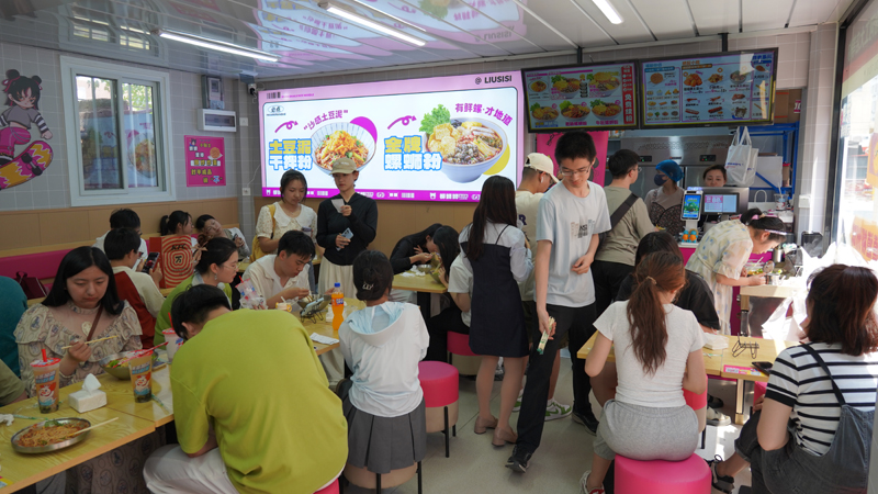柳蛳蛳螺蛳粉加盟品牌以其完善的供应链让食客体验更好的用餐体验