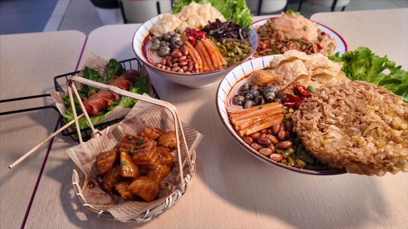 大学食堂开柳蛳蛳螺蛳粉怎么样.jpg