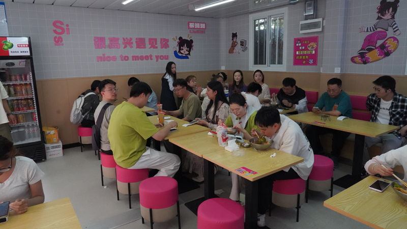 大学食堂加盟螺蛳粉档口.jpg