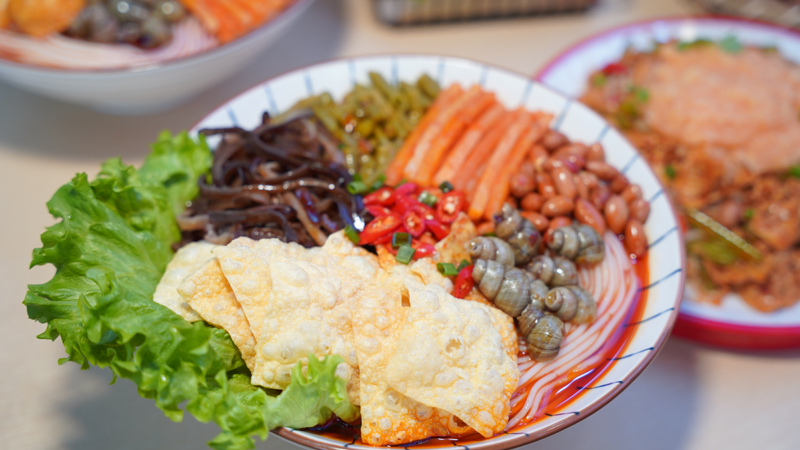 做螺蛳粉加盟店.jpg