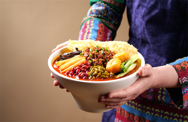选螺蛳粉火锅加盟连锁店.png 选螺蛳粉火锅加盟连锁店.png